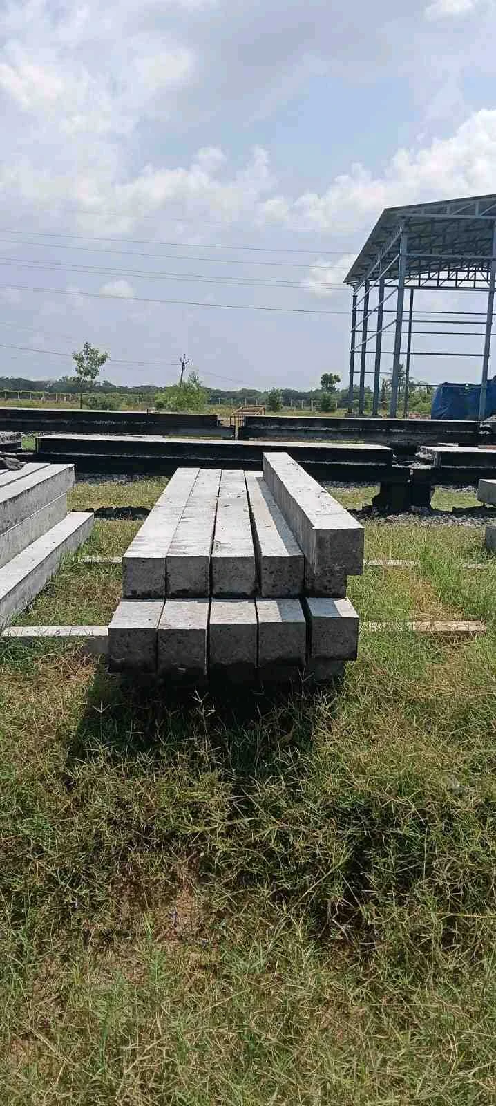 7 ft Concrete Post Machine made